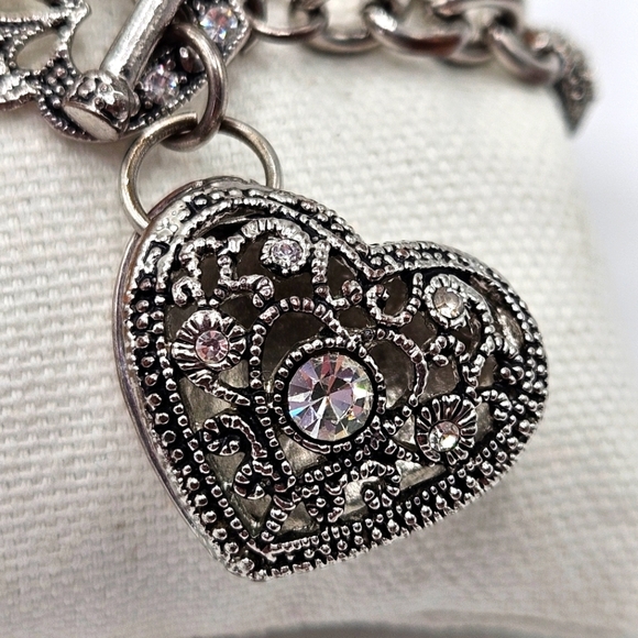 Vintage Silver Tone Puffy Heart Filigree Charm Toggle Heart Clasp Bracelet - Picture 7 of 8